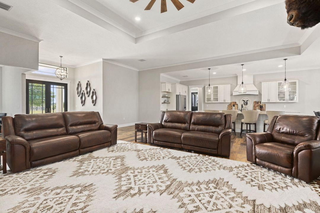 待售: $4,300,000 (3 贝兹, 3 浴室, 3807 平方英尺)