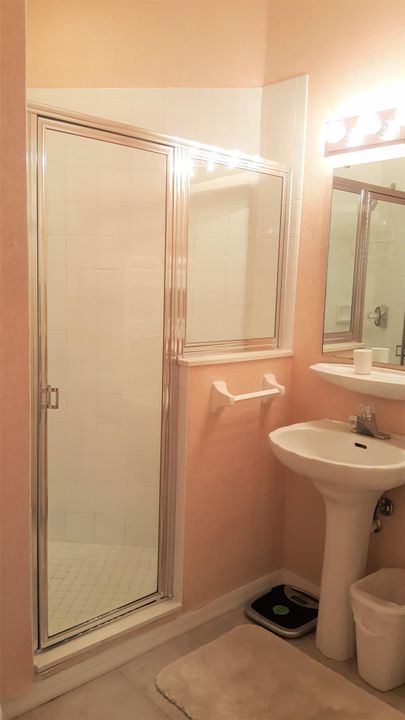 В аренду: $1,800 (1 спален, 1 ванн, 900 Квадратных фут)