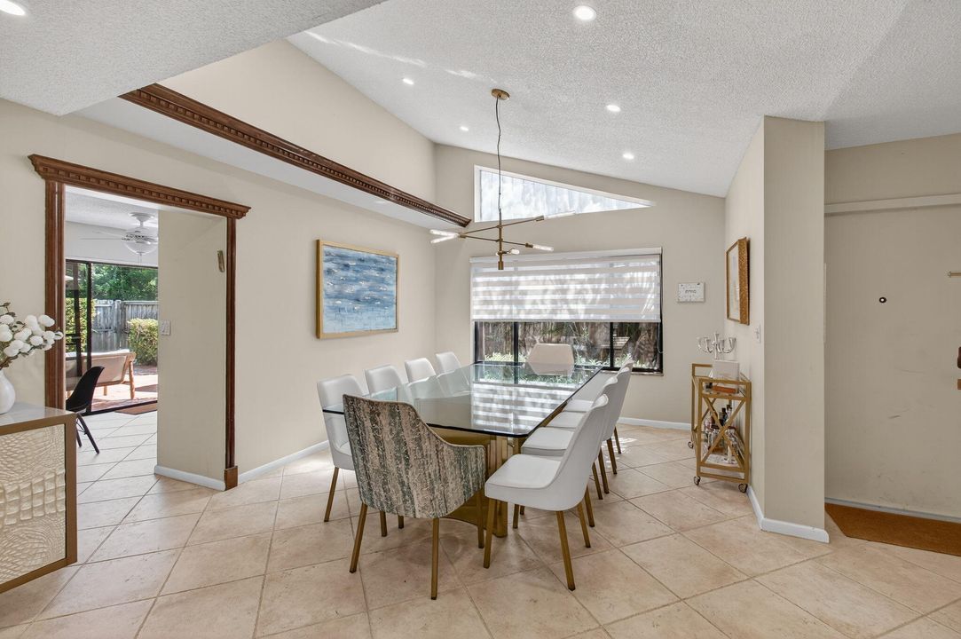 For Rent: $4,500 (2 beds, 2 baths, 1627 Square Feet)