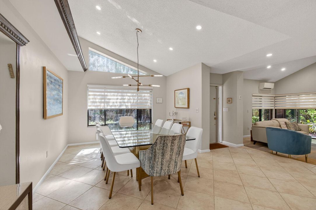 For Rent: $4,500 (2 beds, 2 baths, 1627 Square Feet)