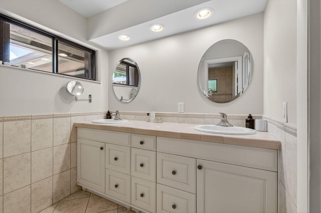 For Rent: $4,500 (2 beds, 2 baths, 1627 Square Feet)