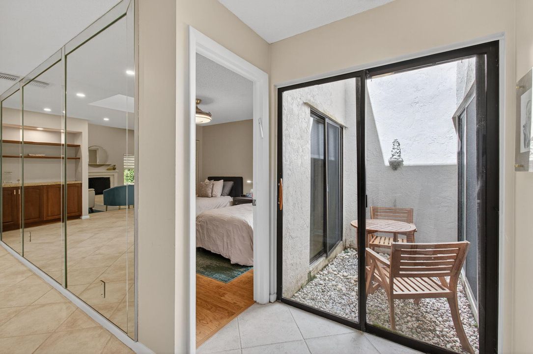 For Rent: $4,500 (2 beds, 2 baths, 1627 Square Feet)