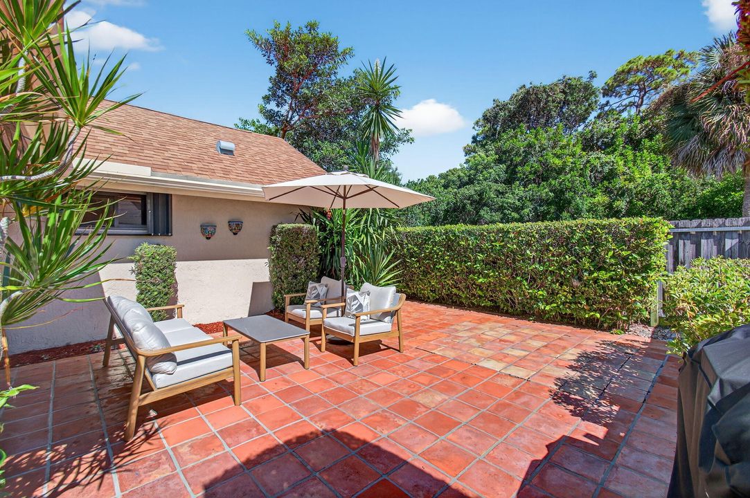 For Rent: $4,500 (2 beds, 2 baths, 1627 Square Feet)