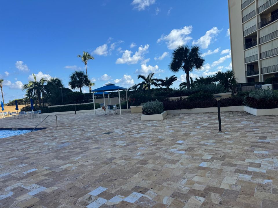 Под контрактом: $3,875 (2 спален, 2 ванн, 1170 Квадратных фут)