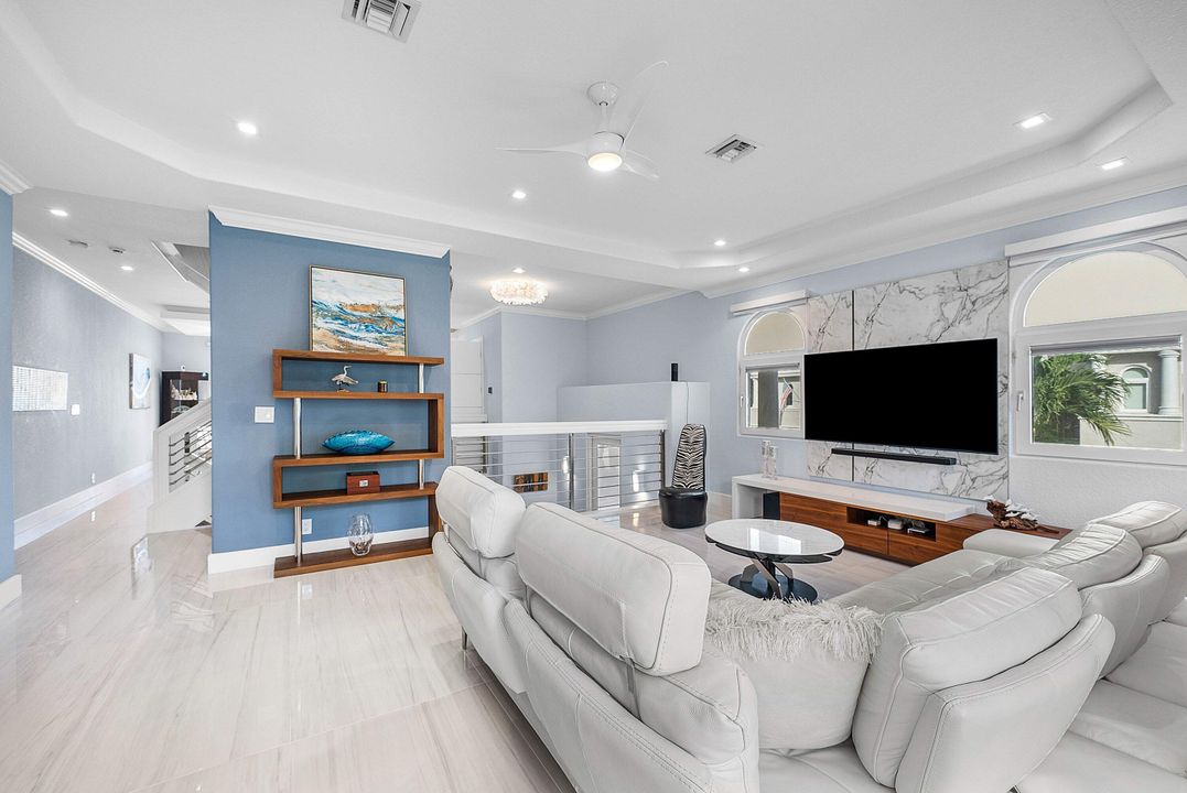 For Sale: $2,050,000 (3 beds, 3 baths, 2938 Square Feet)