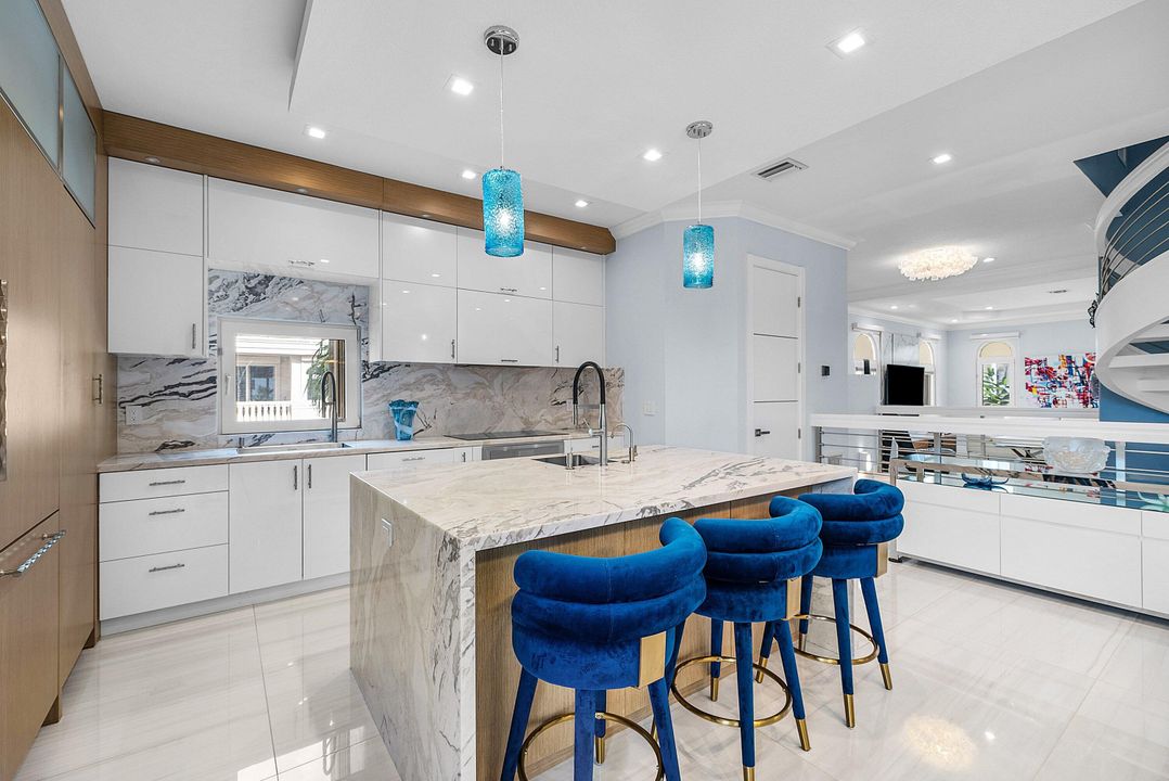 For Sale: $2,050,000 (3 beds, 3 baths, 2938 Square Feet)