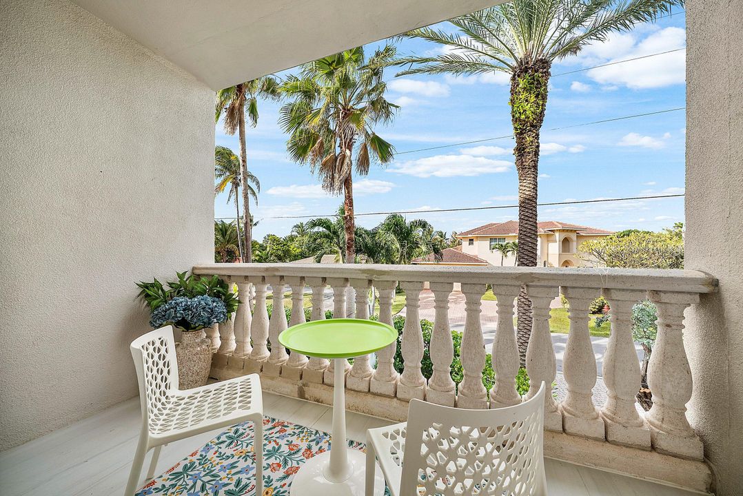 For Sale: $2,050,000 (3 beds, 3 baths, 2938 Square Feet)