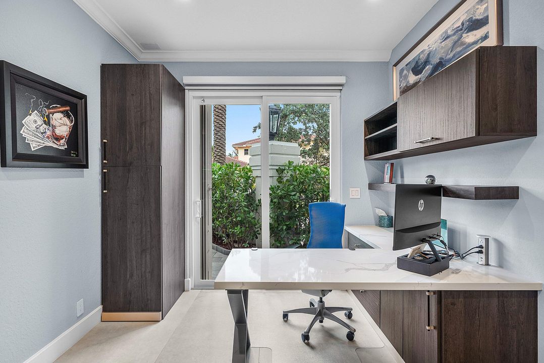 For Sale: $2,050,000 (3 beds, 3 baths, 2938 Square Feet)