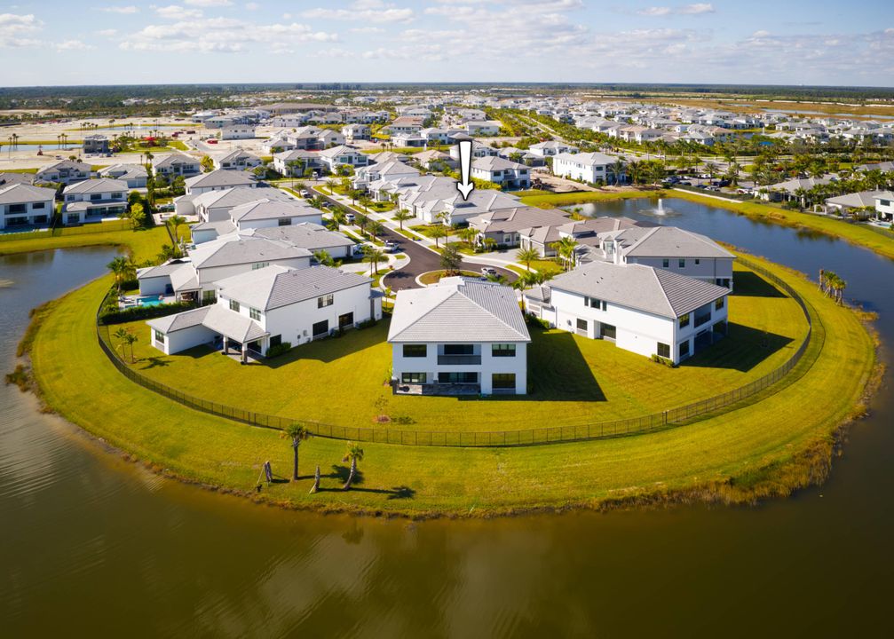 На продажу: $1,575,000 (4 спален, 4 ванн, 3248 Квадратных фут)