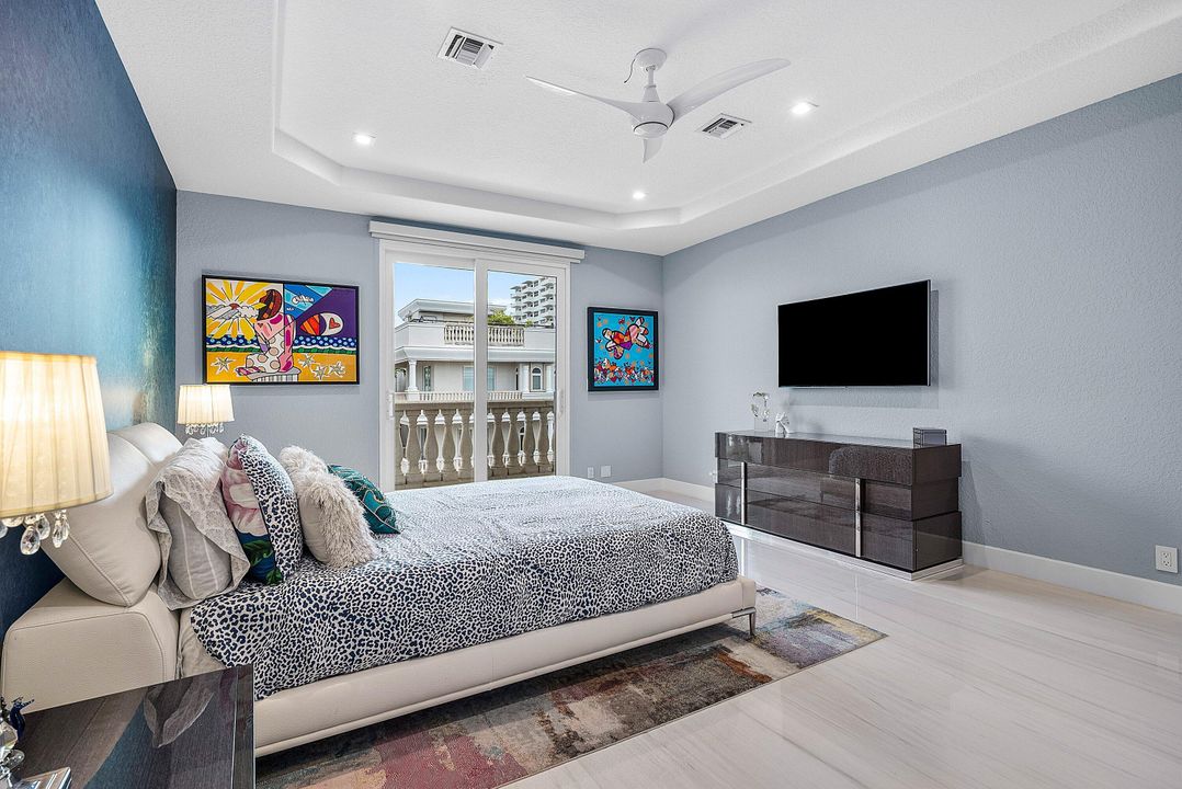 For Sale: $2,050,000 (3 beds, 3 baths, 2938 Square Feet)