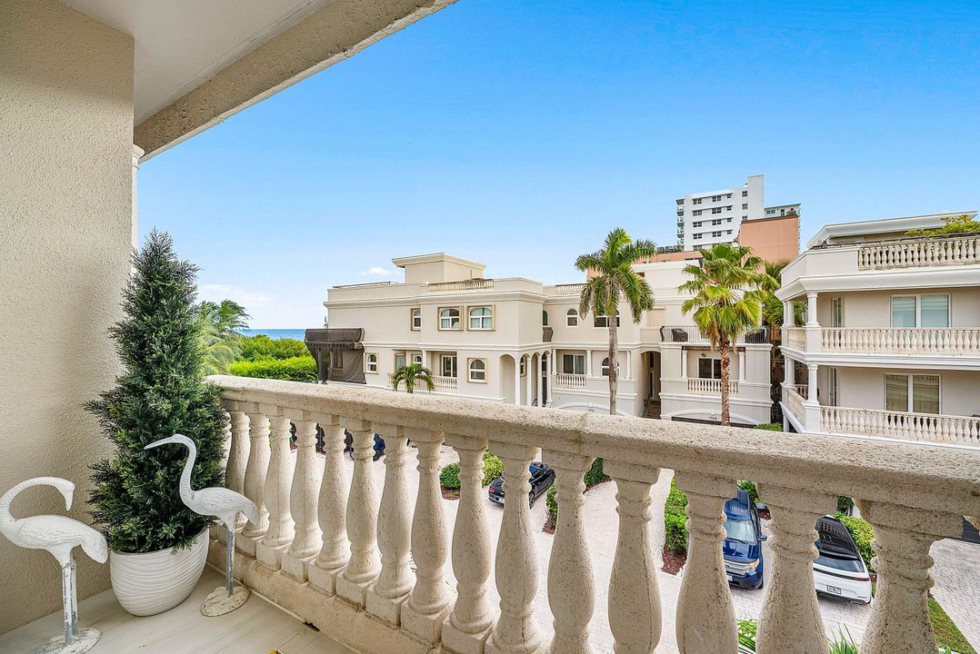 For Sale: $2,050,000 (3 beds, 3 baths, 2938 Square Feet)