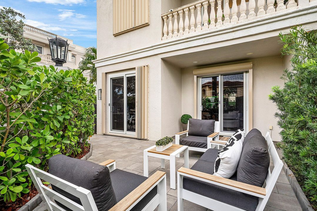 For Sale: $2,050,000 (3 beds, 3 baths, 2938 Square Feet)