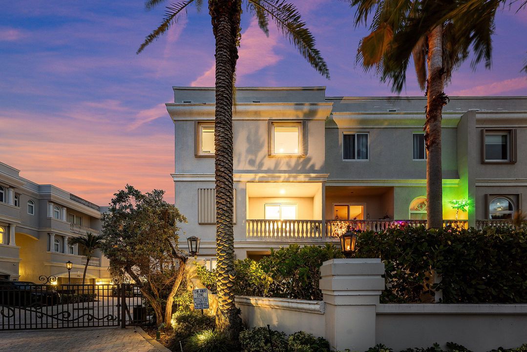 For Sale: $2,050,000 (3 beds, 3 baths, 2938 Square Feet)