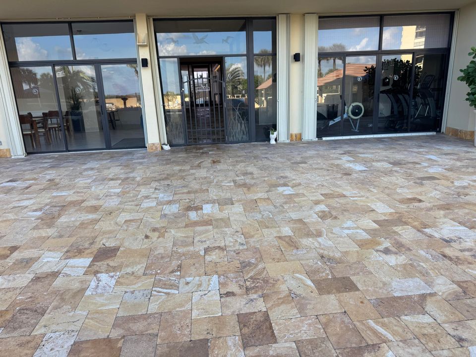 Под контрактом: $3,875 (2 спален, 2 ванн, 1170 Квадратных фут)