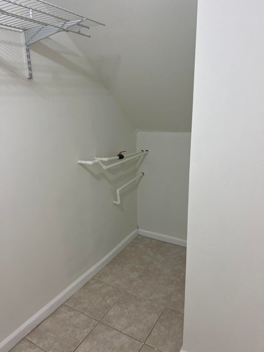 Active With Contract: $350,000 (2 beds, 2 baths, 1383 Square Feet)