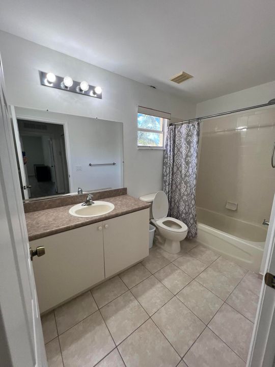 Active With Contract: $350,000 (2 beds, 2 baths, 1383 Square Feet)