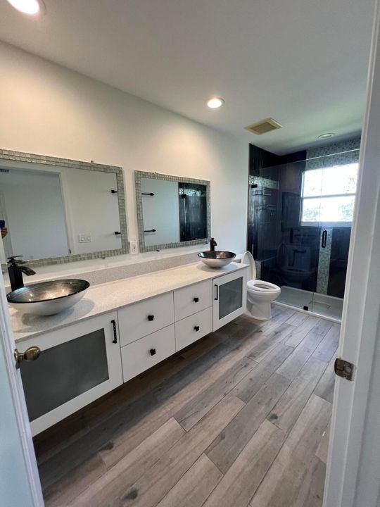 Active With Contract: $350,000 (2 beds, 2 baths, 1383 Square Feet)