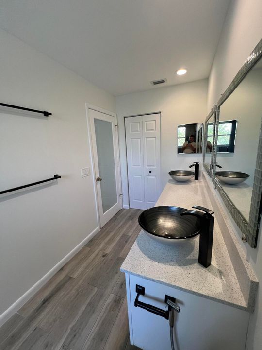 Active With Contract: $350,000 (2 beds, 2 baths, 1383 Square Feet)