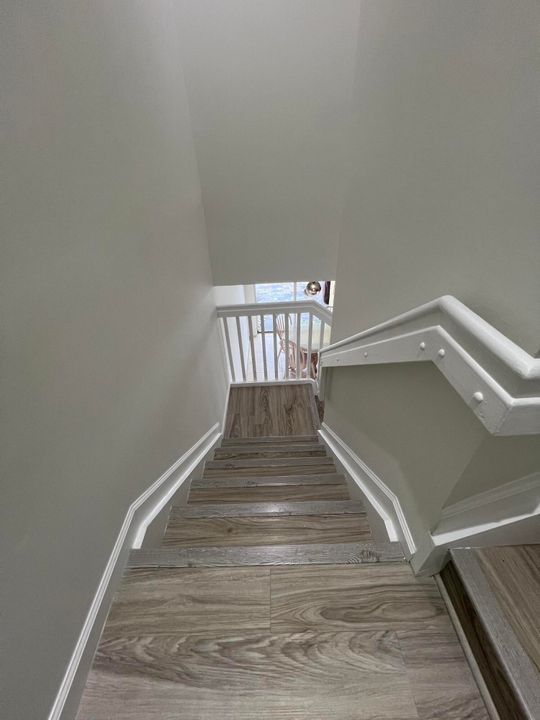 Active With Contract: $350,000 (2 beds, 2 baths, 1383 Square Feet)