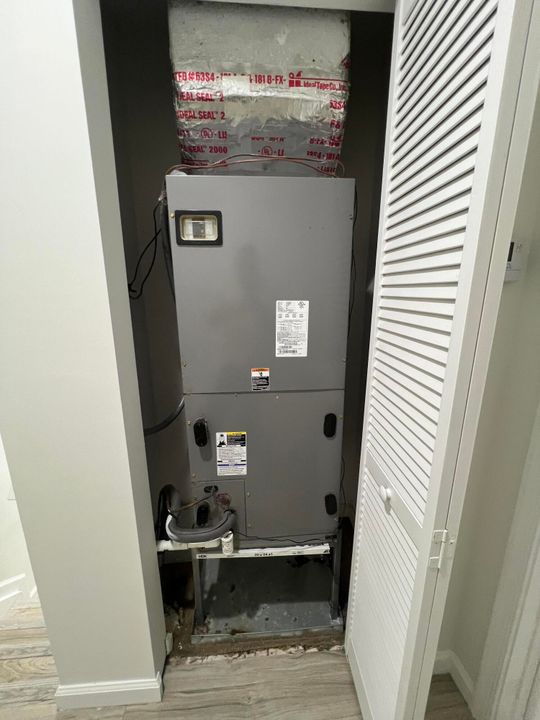 Active With Contract: $350,000 (2 beds, 2 baths, 1383 Square Feet)