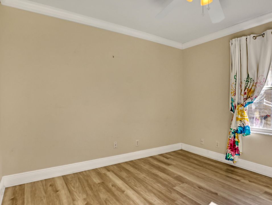 合同活跃: $825,000 (4 贝兹, 3 浴室, 2461 平方英尺)