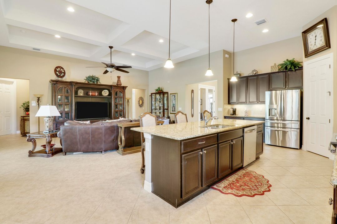 待售: $879,000 (3 贝兹, 3 浴室, 2555 平方英尺)