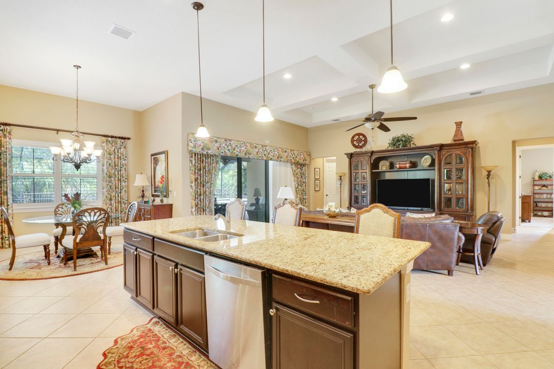 待售: $879,000 (3 贝兹, 3 浴室, 2555 平方英尺)