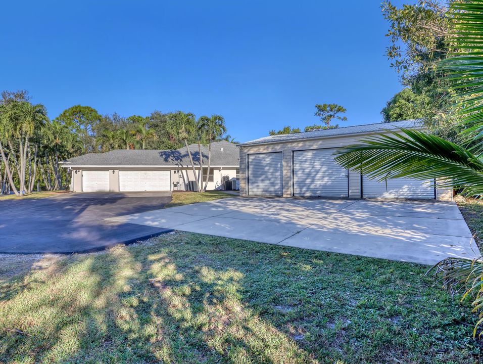 合同活跃: $825,000 (4 贝兹, 3 浴室, 2461 平方英尺)