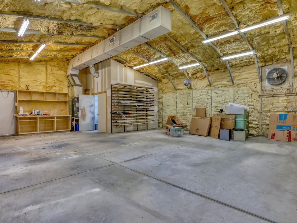 合同活跃: $825,000 (4 贝兹, 3 浴室, 2461 平方英尺)