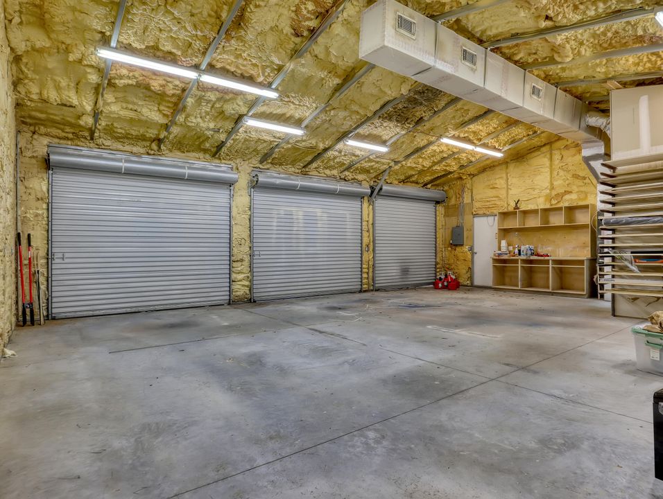 合同活跃: $825,000 (4 贝兹, 3 浴室, 2461 平方英尺)