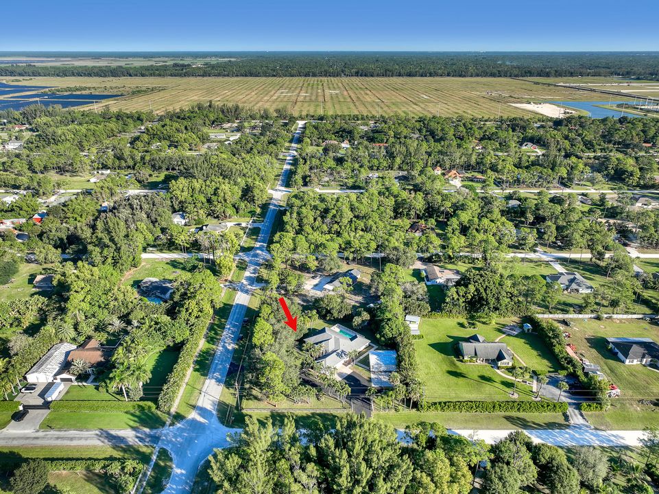 合同活跃: $825,000 (4 贝兹, 3 浴室, 2461 平方英尺)