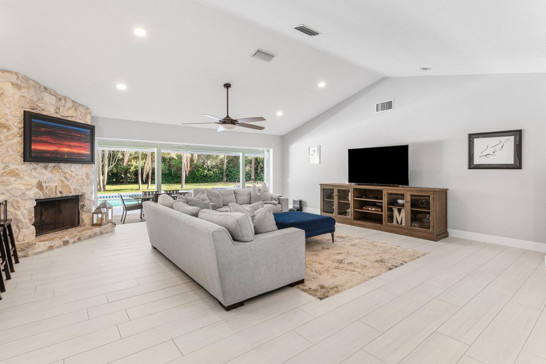 Active With Contract: $1,550,000 (4 beds, 3 baths, 2931 Square Feet)