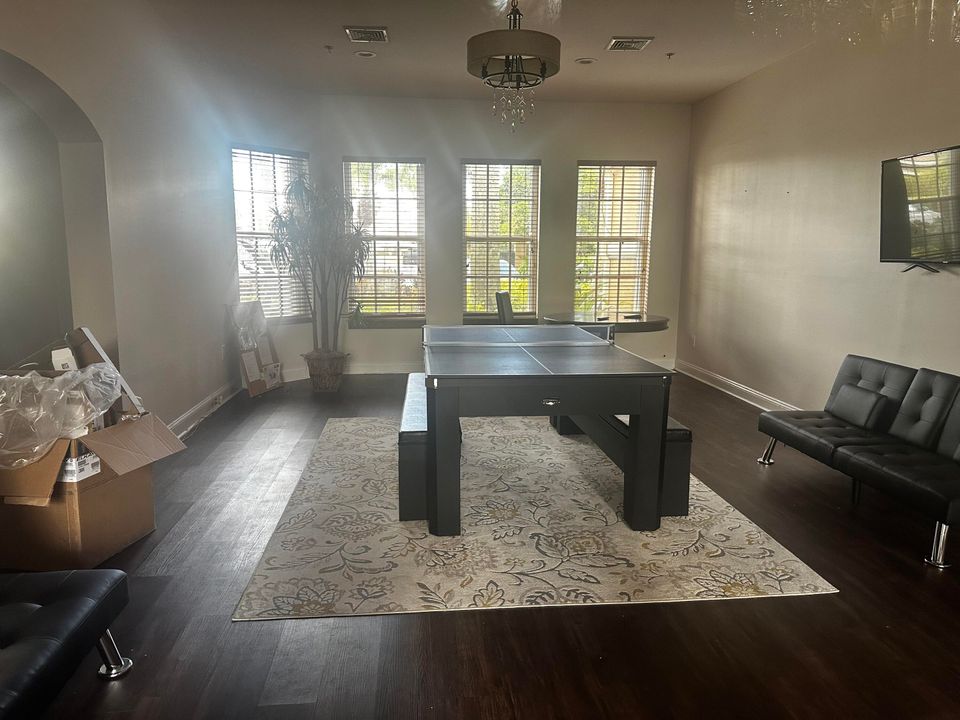 出租: $1,650 (1 贝兹, 1 浴室, 791 平方英尺)