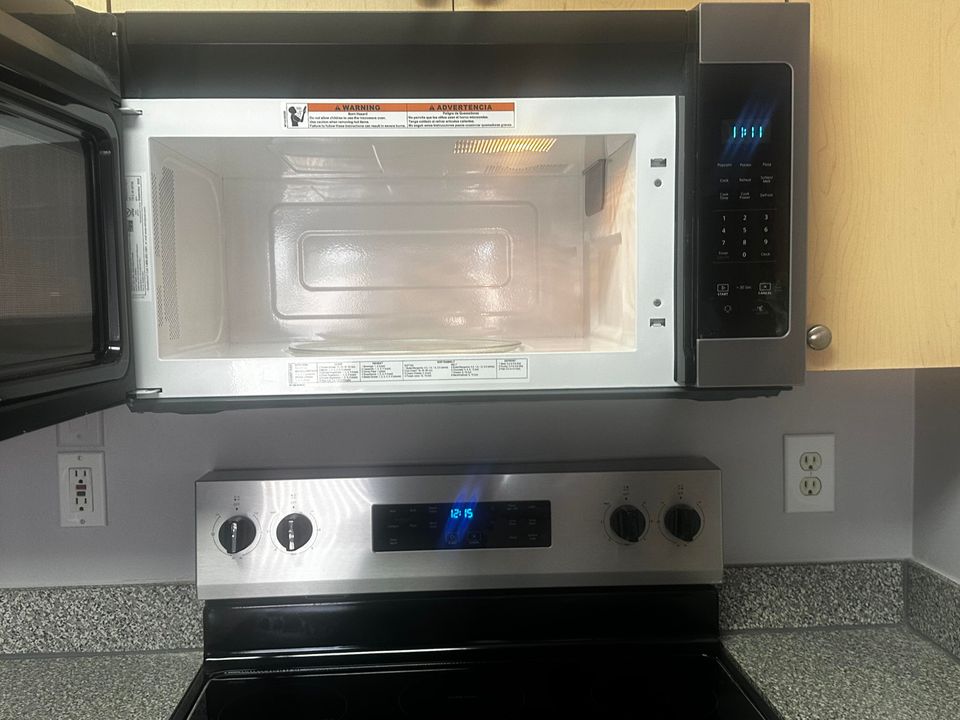 出租: $1,650 (1 贝兹, 1 浴室, 791 平方英尺)