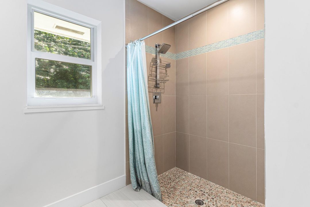 Active With Contract: $1,550,000 (4 beds, 3 baths, 2931 Square Feet)