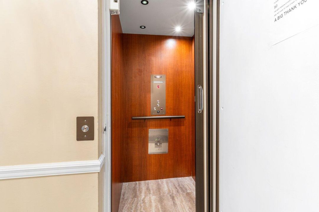 For Sale: $1,599,500 (2 beds, 2 baths, 2529 Square Feet)