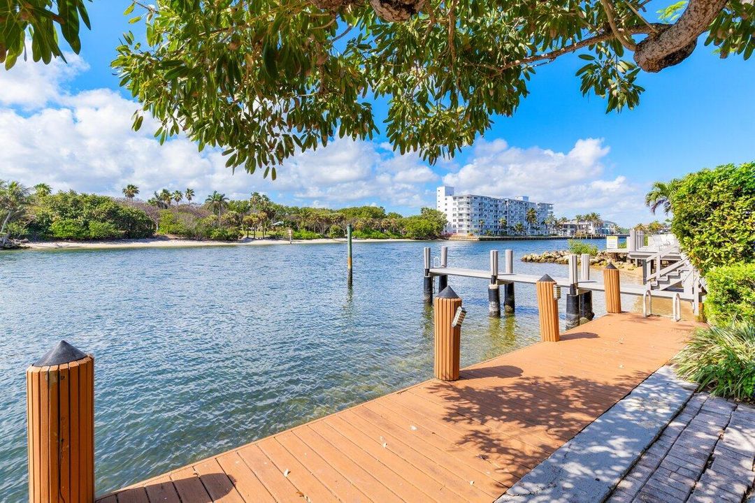 For Sale: $1,599,500 (2 beds, 2 baths, 2529 Square Feet)