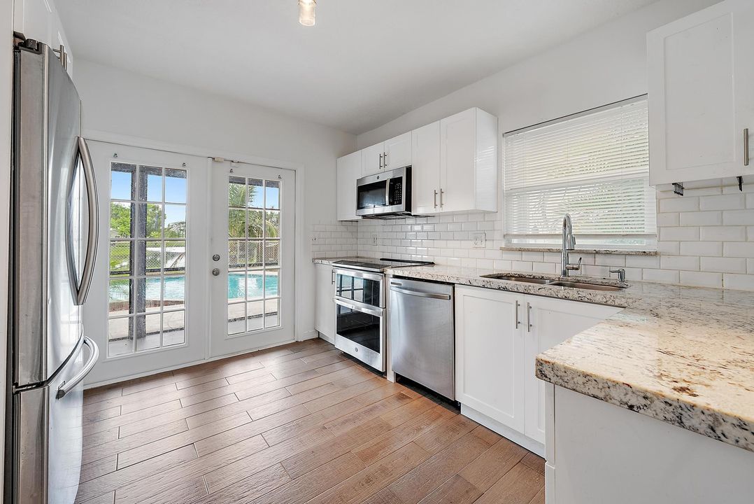 For Rent: $3,600 (4 beds, 2 baths, 1642 Square Feet)