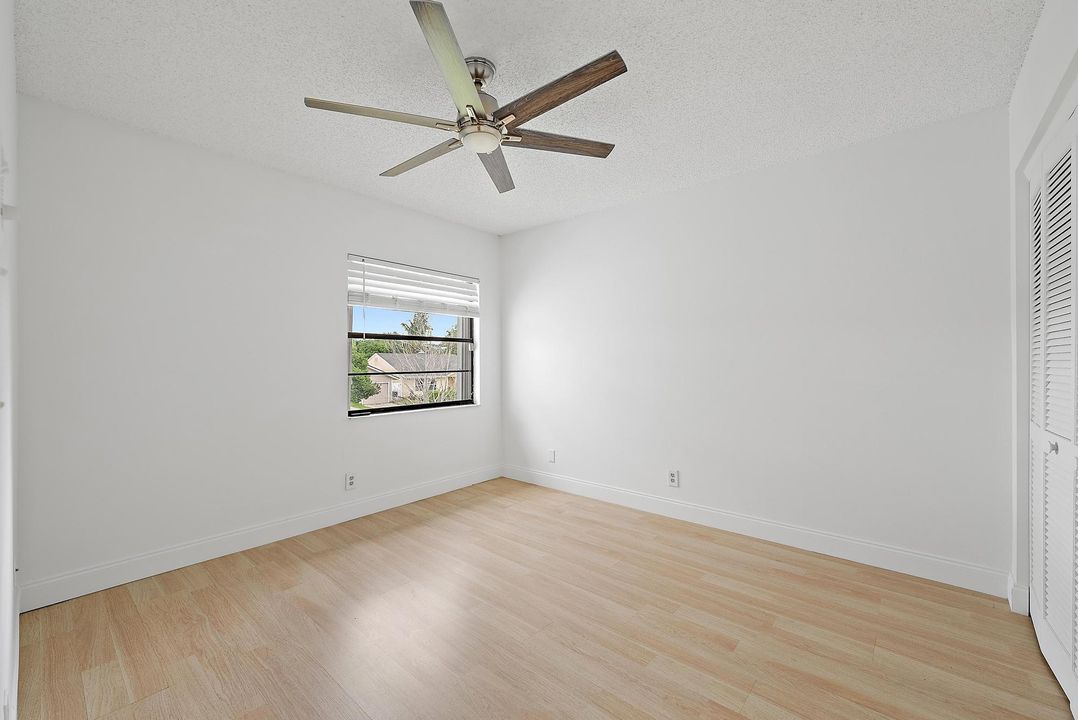 For Rent: $3,600 (4 beds, 2 baths, 1642 Square Feet)