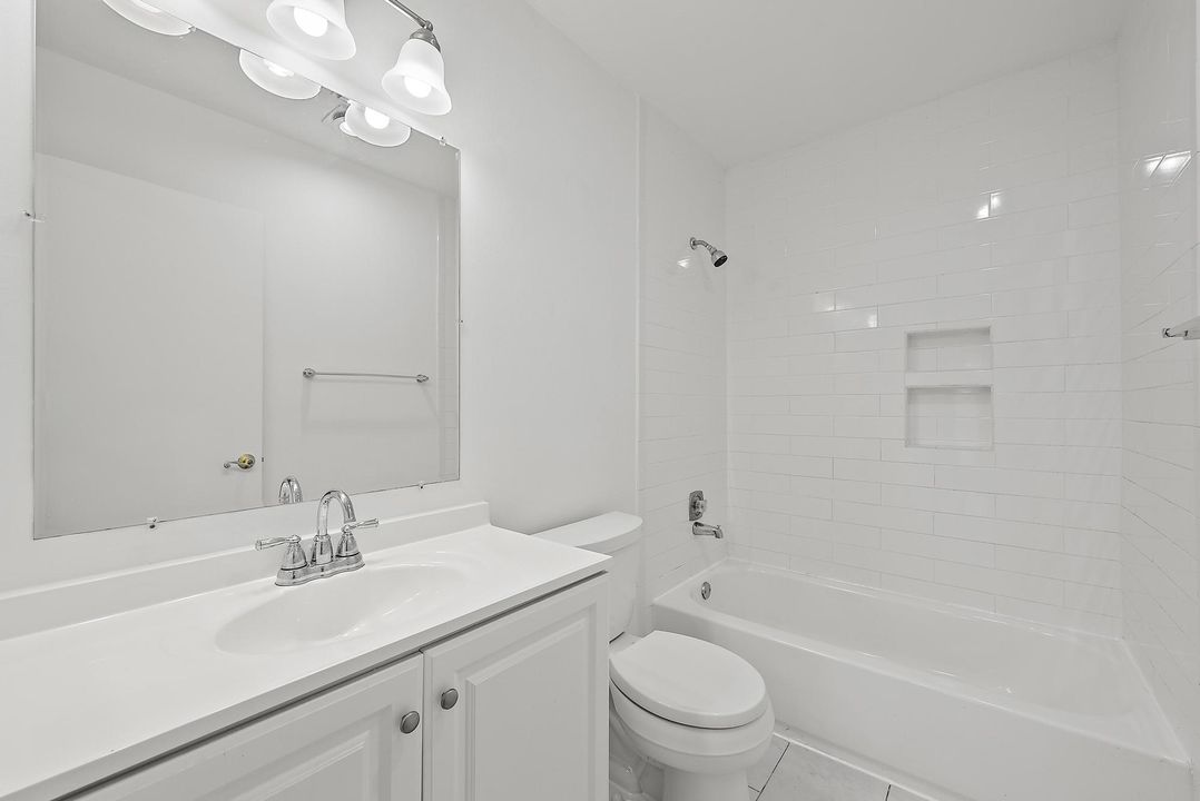 For Rent: $3,600 (4 beds, 2 baths, 1642 Square Feet)