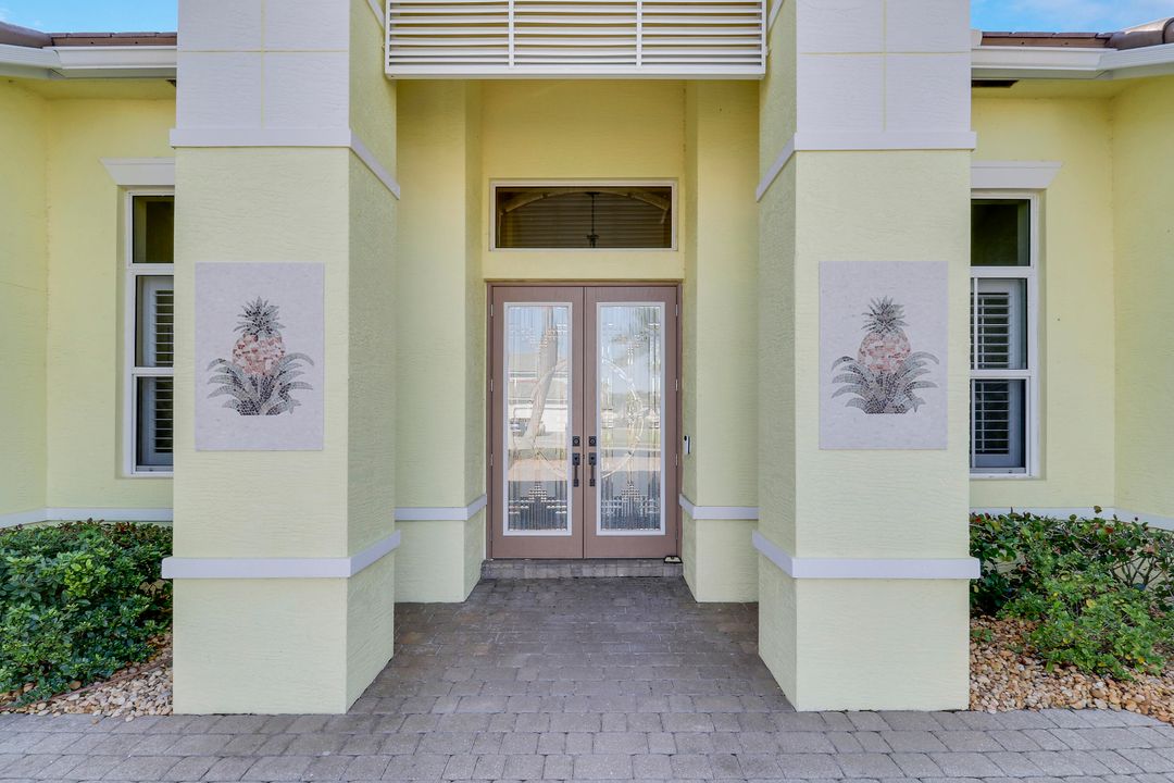 For Sale: $1,499,000 (5 beds, 3 baths, 2818 Square Feet)