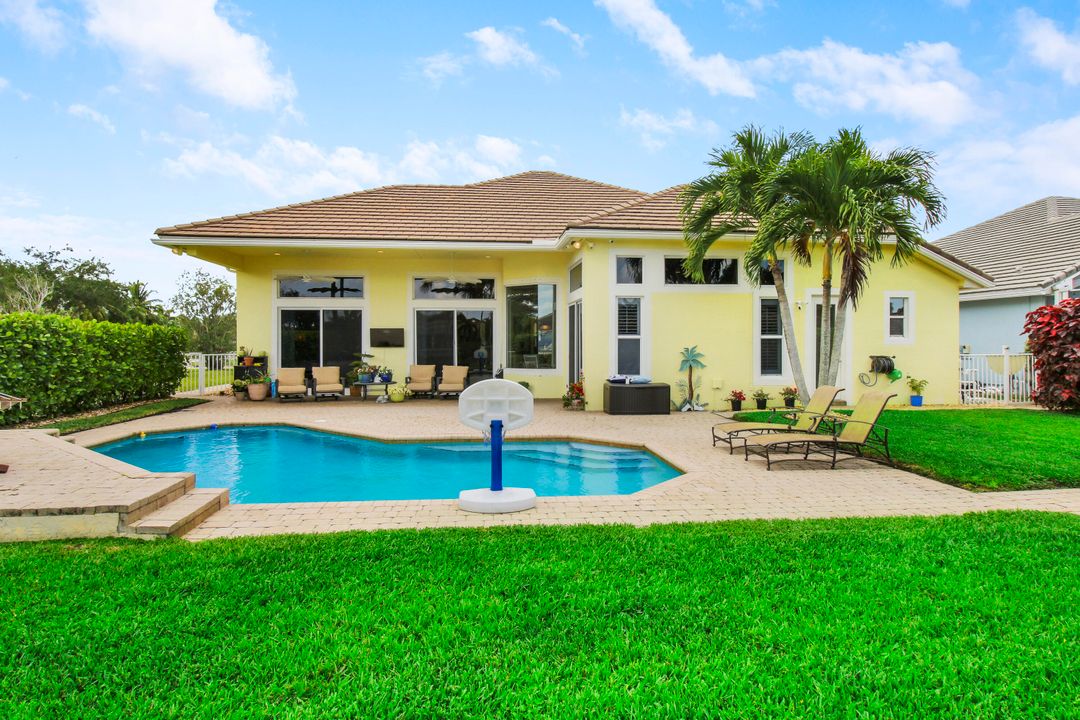 For Sale: $1,499,000 (5 beds, 3 baths, 2818 Square Feet)