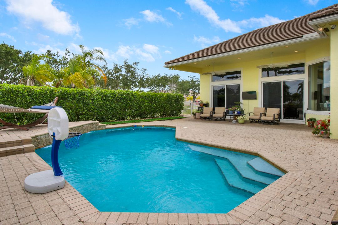 For Sale: $1,499,000 (5 beds, 3 baths, 2818 Square Feet)