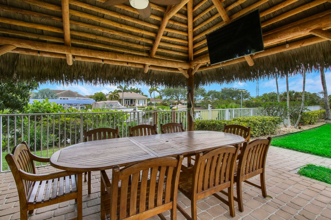 For Sale: $1,499,000 (5 beds, 3 baths, 2818 Square Feet)