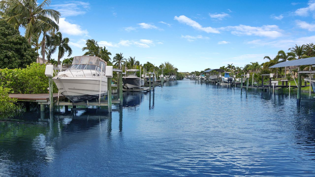 For Sale: $1,499,000 (5 beds, 3 baths, 2818 Square Feet)