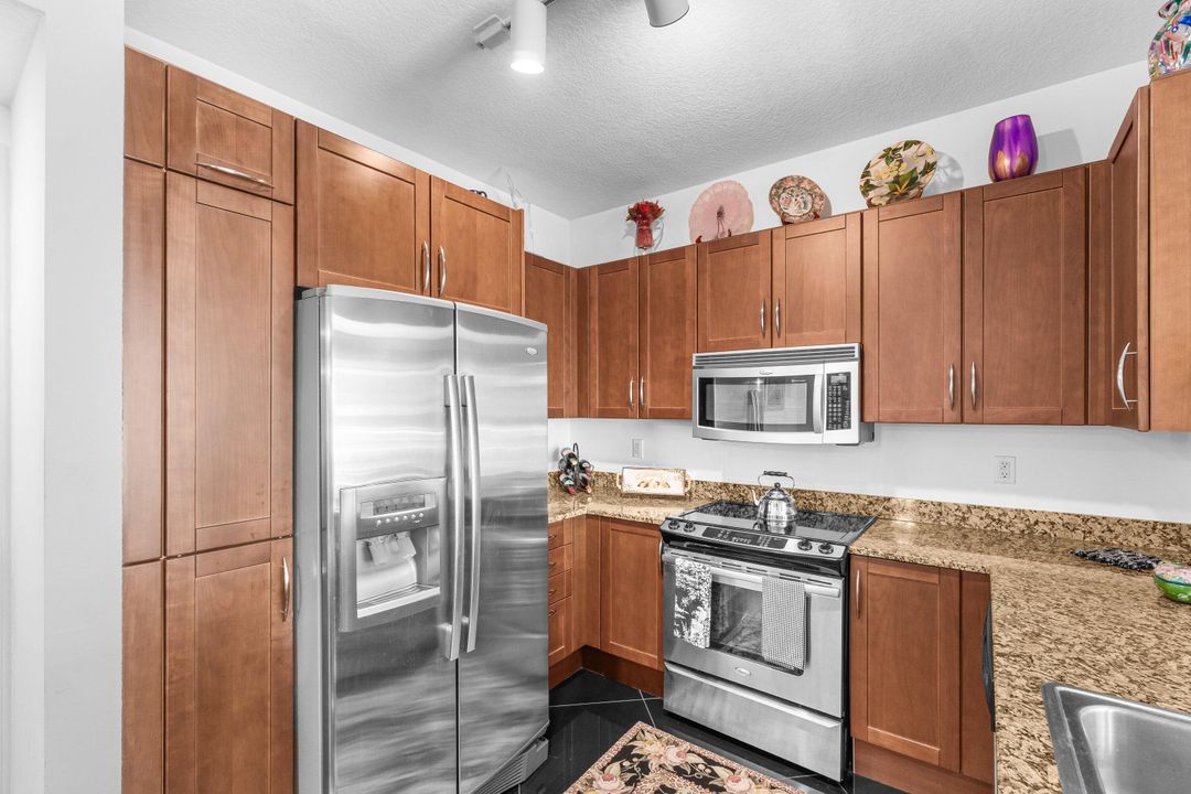 En Venta: $469,500 (2 camas, 2 baños, 1230 Pies cuadrados)