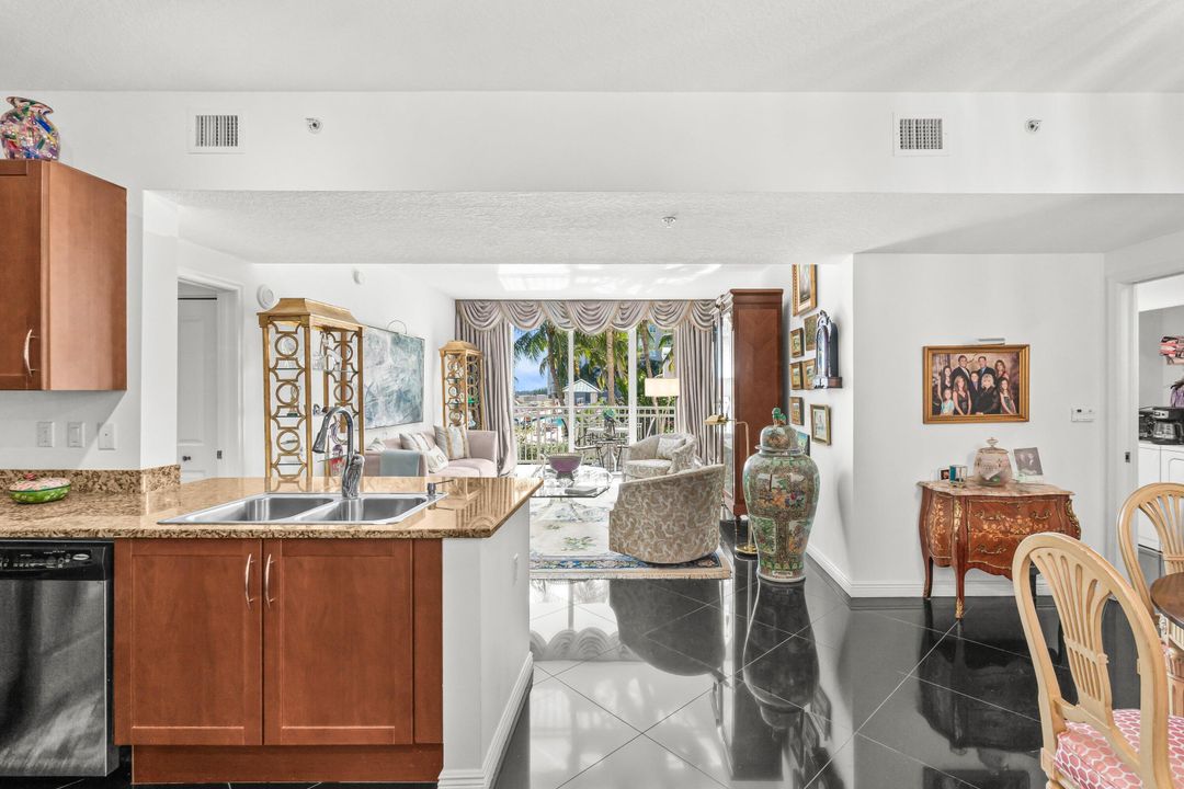 En Venta: $469,500 (2 camas, 2 baños, 1230 Pies cuadrados)