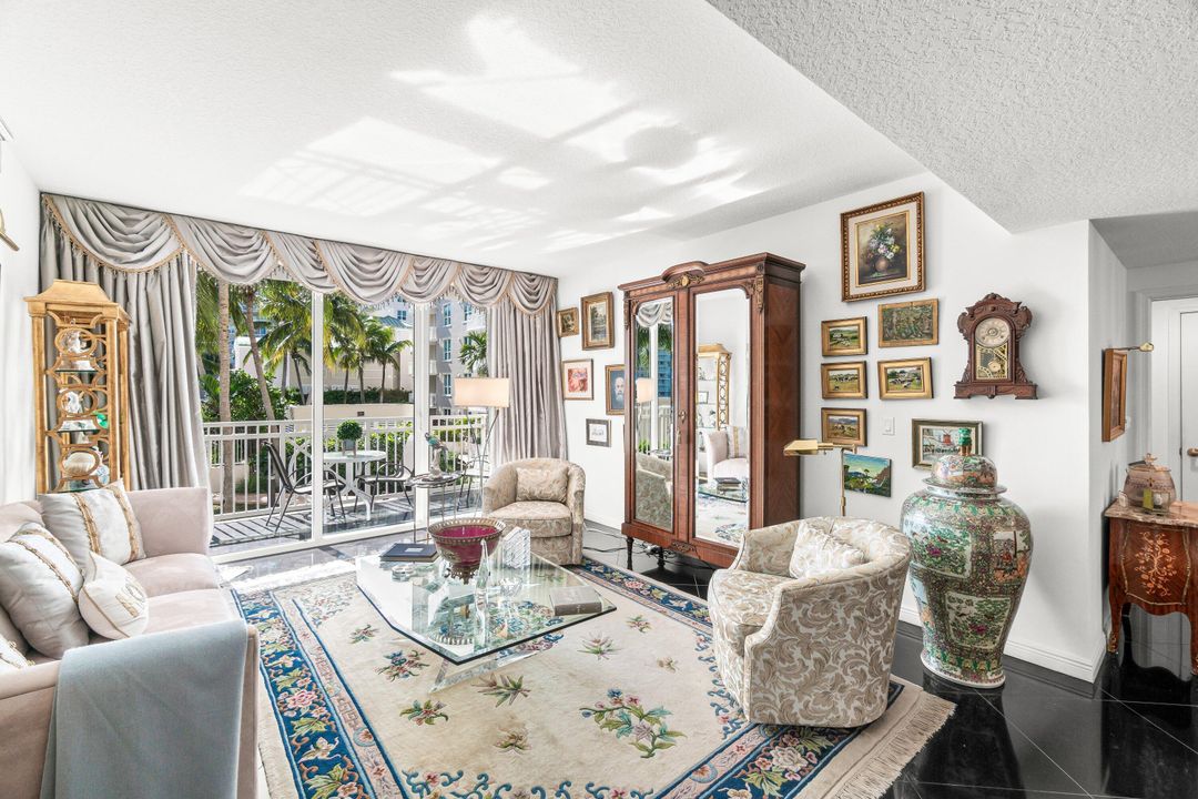 En Venta: $469,500 (2 camas, 2 baños, 1230 Pies cuadrados)