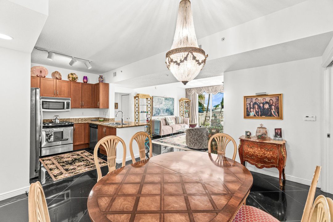 En Venta: $469,500 (2 camas, 2 baños, 1230 Pies cuadrados)