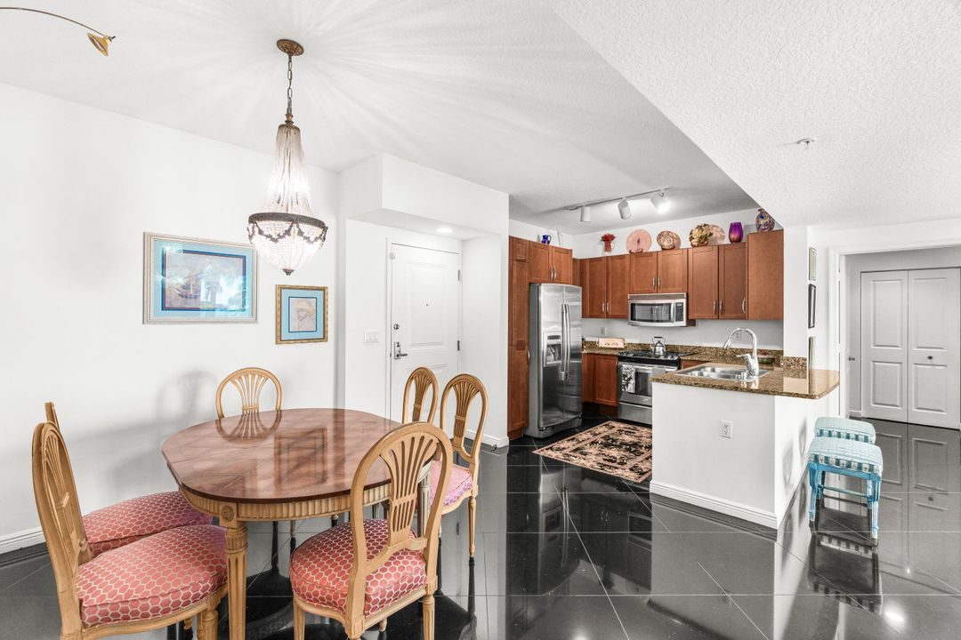 En Venta: $469,500 (2 camas, 2 baños, 1230 Pies cuadrados)